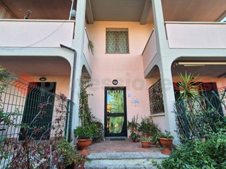 Bilocale in Vendita a Castellina Marittima, 105'000&euro;, 44 m², arredato, con Box