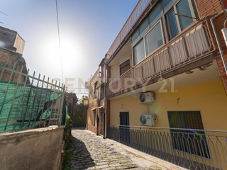 Appartamento in Vendita a Catania, 164'000&euro;, 111 m²