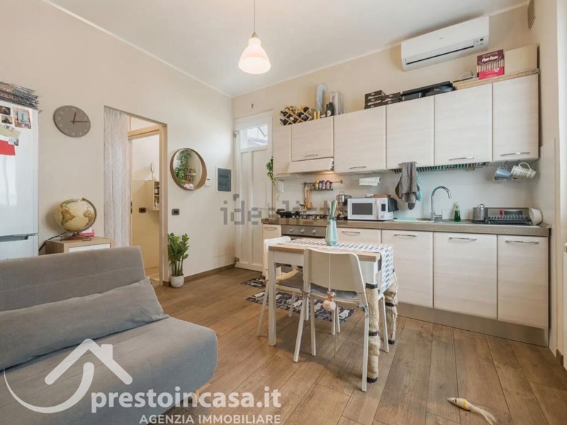 Bilocale in Vendita a Viareggio, zona Torre Del Lago Puccini, 155'000&euro;, 47 m², arredato