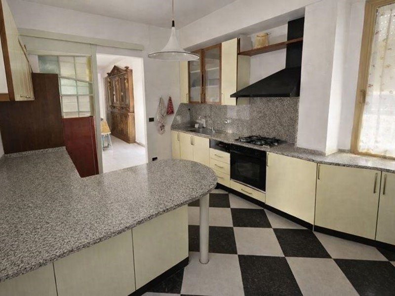 Appartamento in Vendita a Cascina, 160'000&euro;, 150 m²