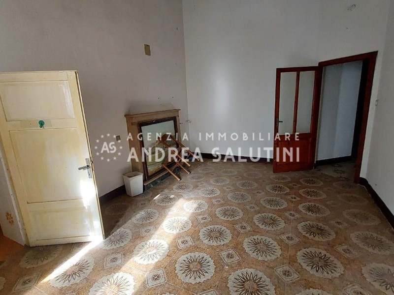 Trilocale in Vendita a Buti, 45'000&euro;, 60 m²