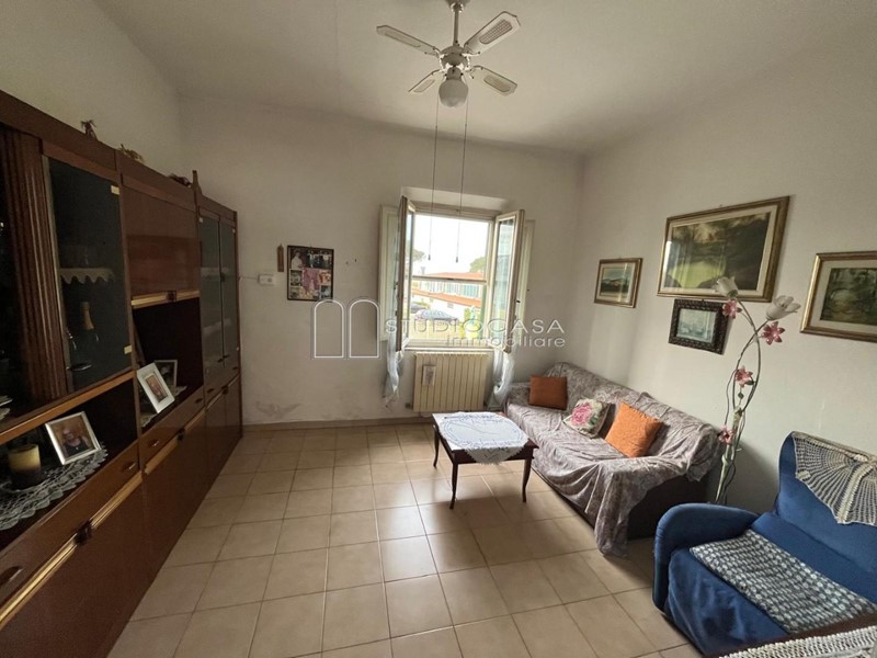 Quadrilocale in Vendita a San Giuliano Terme, zona Madonna Dell'acqua, 135'000&euro;, 75 m², arredato, con Box