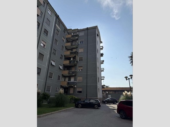 Trilocale in Vendita a Trezzano sul Naviglio, 100'500&euro;, 92 m²