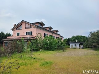 Appartamento in Vendita a Alessandria, zona Cascinagrossa, 100'500&euro;, 193 m²