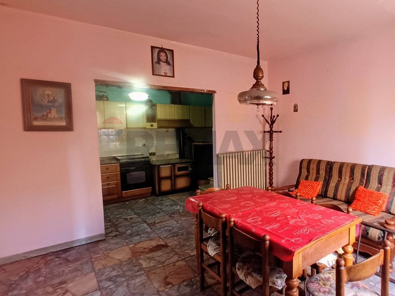 Trilocale in Vendita a Figline e Incisa Valdarno, 50'000&euro;, 70 m²