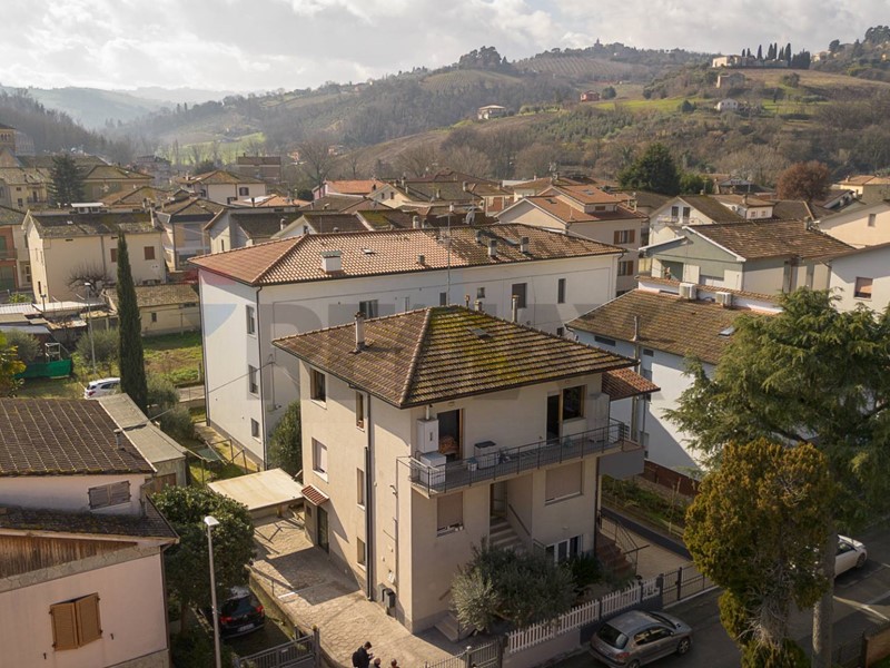 Appartamento in Vendita a Castelbellino, 119'000&euro;, 73 m²
