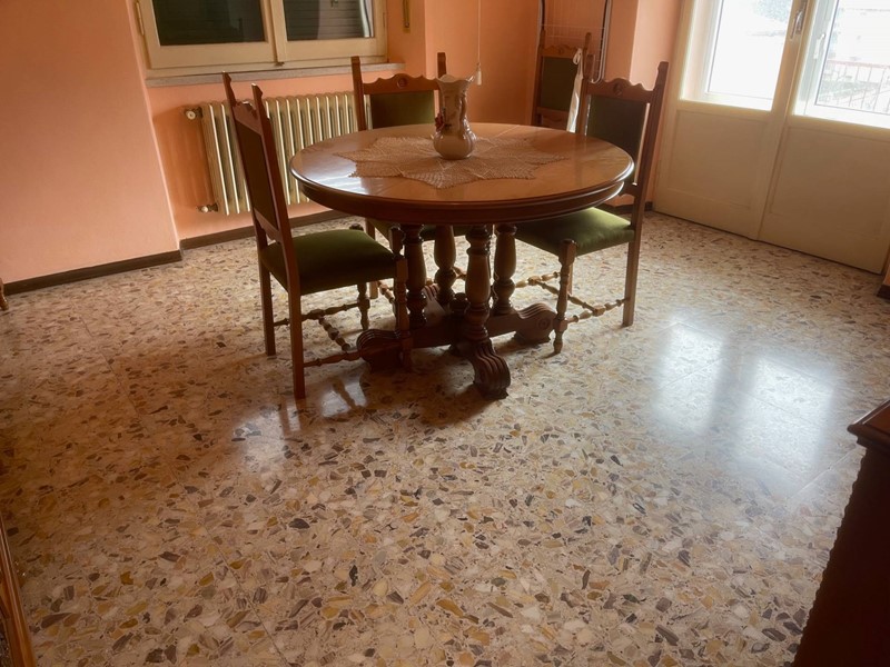 Appartamento in Vendita a Sassoferrato, 40'000&euro;, 130 m²