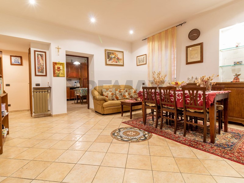 Quadrilocale in Vendita a Roma, 229'000&euro;, 108 m²