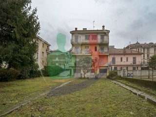 Appartamento in Vendita a Torino, 259'000&euro;, 143 m²