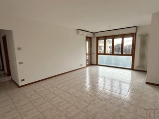 Quadrilocale in Vendita a Zanica, 165'000&euro;, 130 m²