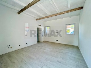 Trilocale in Vendita a Vanzaghello, 206'000&euro;, 110 m²
