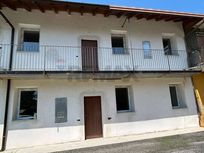Trilocale in Vendita a Vanzaghello, 206'000&euro;, 110 m²