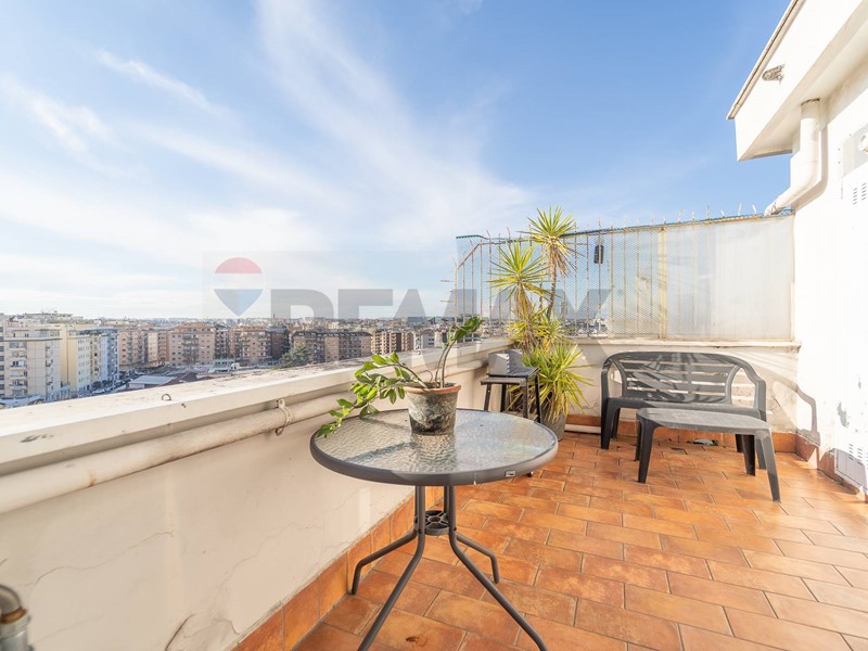 Trilocale in Vendita a Roma, 239'000&euro;, 67 m²