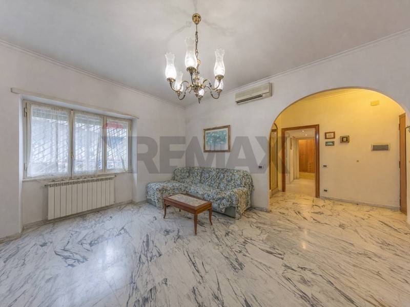 Bilocale in Vendita a Roma, 278'000&euro;, 80 m²