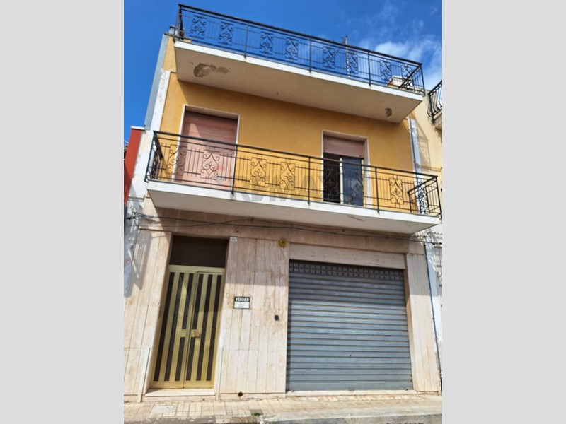 Trilocale in Vendita a Floridia, 80'000&euro;, 90 m²