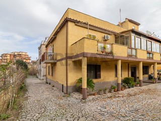 Trilocale in Vendita a Roma, 120'000&euro;, 80 m²