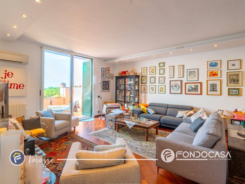 Appartamento in Vendita a Varazze, 950'000&euro;, 179 m²