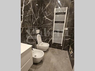 Trilocale in Vendita a Bologna, 358'000&euro;, 95 m², arredato