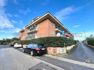 Bilocale in Vendita a Guidonia Montecelio, 79'000&euro;, 45 m²