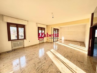 Appartamento in Vendita a Fano, 450'000&euro;, 265 m², con Box