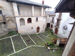 Quadrilocale in Vendita a Tagliacozzo, 20'000&euro;, 70 m²