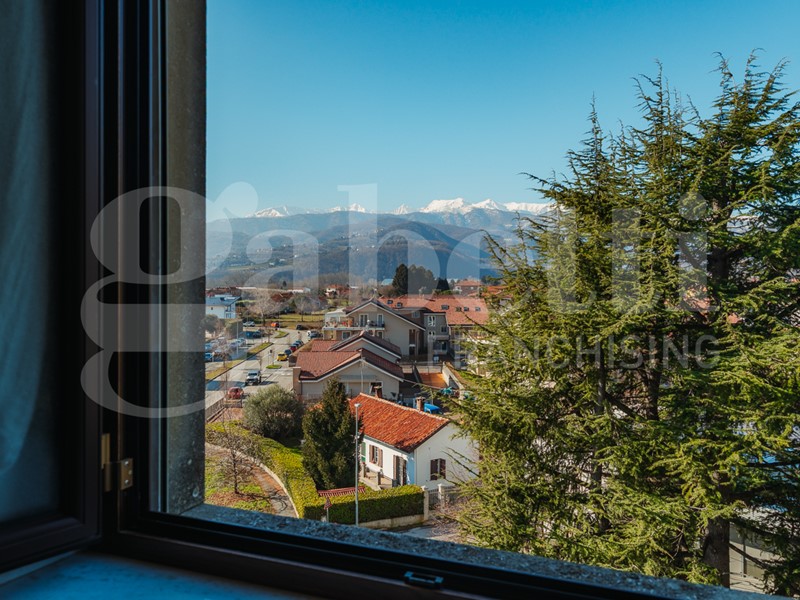 Quadrilocale in Vendita a Pinerolo, 155'000&euro;, 118 m²