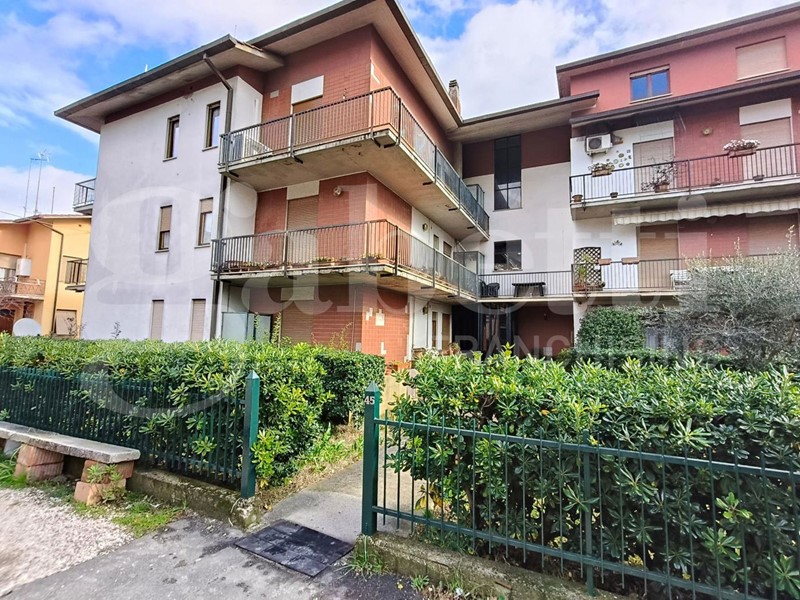 Appartamento in Vendita a Amelia, 110'000&euro;, 134 m², con Box