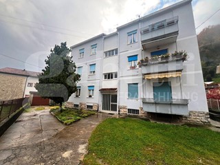 Trilocale in Vendita a Villa Carcina, 135'000&euro;, 95 m², arredato, con Box