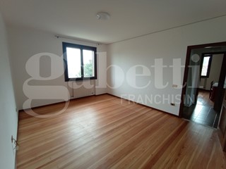 Appartamento in Vendita a Cona, 64'000&euro;, 100 m², arredato