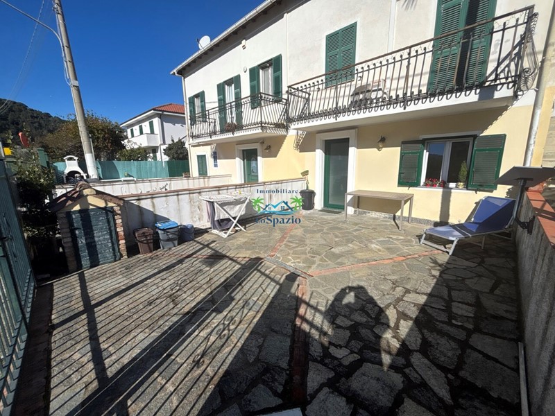 Trilocale in Vendita a Andora, zona San Bartolomeo, 139'000&euro;, 72 m²