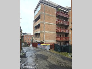 Appartamento in Vendita a Perugia, zona Monteluce, 158'000&euro;, 146 m², con Box