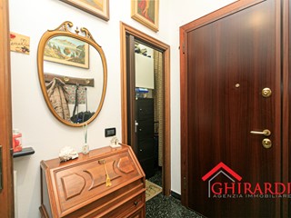 Appartamento in Vendita a Genova, zona Sestri Ponente, 155'000&euro;, 130 m²