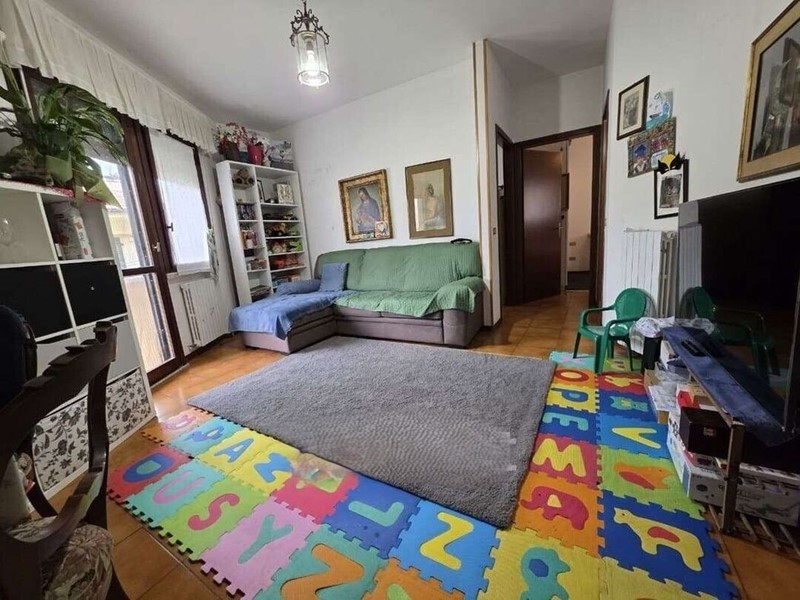 Quadrilocale in Vendita a Ancona, zona QUARTIERE ADRIATICO, 150'000&euro;, 70 m², arredato