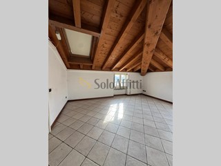 Bilocale in Affitto a Brescia, 900&euro;, 105 m², con Box
