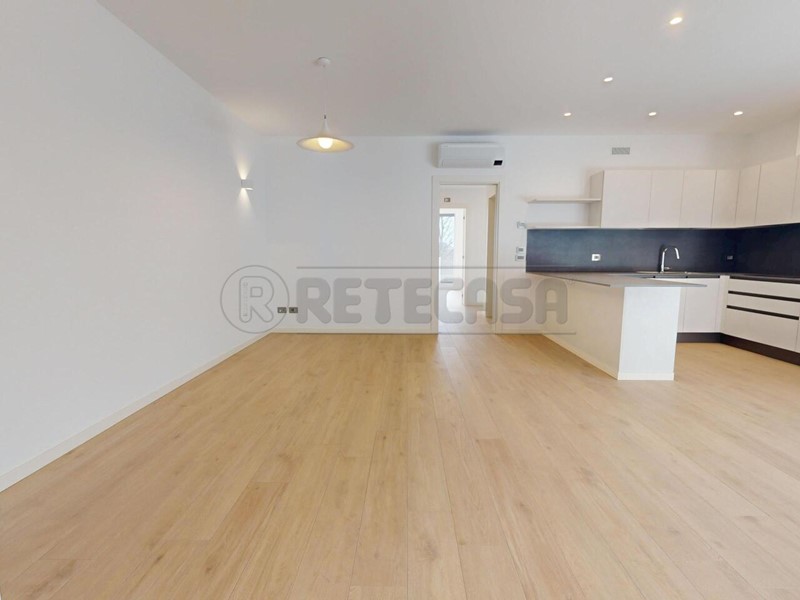 Appartamento in Affitto a Carmignano di Brenta, 890&euro;, 139 m², con Box