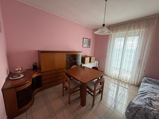 Trilocale in Vendita a Olgiate Comasco, 100'000&euro;, 78 m², arredato