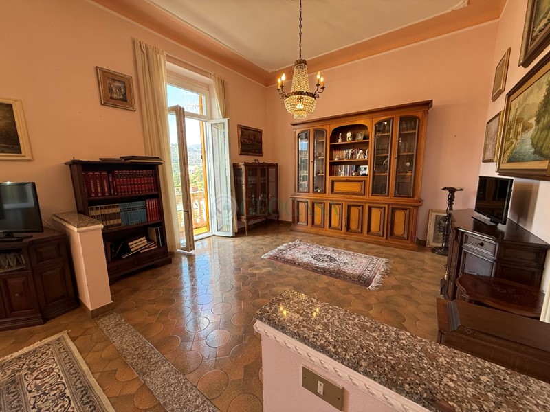 Appartamento in Vendita a La Spezia, 260'000&euro;, 140 m²