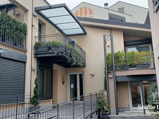 Trilocale in Affitto a Monza, 2'000&euro;, 126 m²