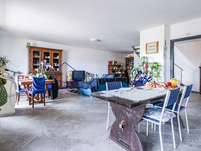 Appartamento in Vendita a Pisa, 550'000&euro;, 222 m², con Box