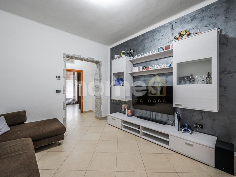 Appartamento in Vendita a Novellara, 120'000&euro;, 89 m², con Box