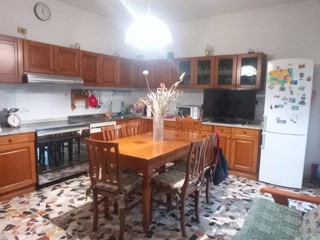 Appartamento in Vendita a Vinci, zona Spicchio, 210'000&euro;, 125 m², arredato