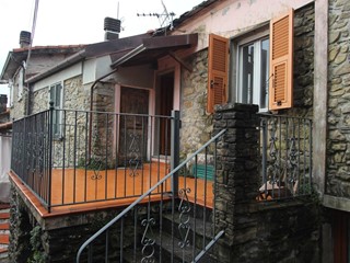 Trilocale in Vendita a Calice al Cornoviglio, 24'000&euro;, 35 m², arredato