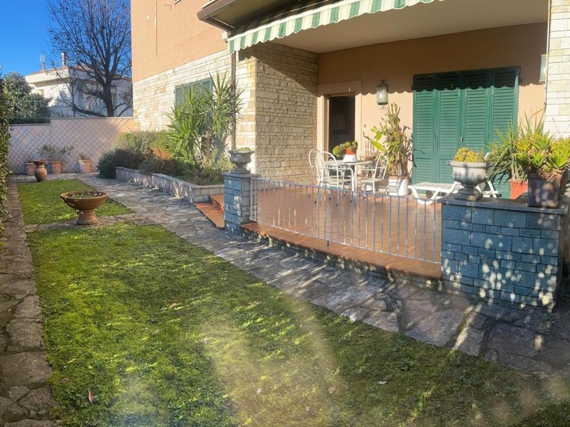 Appartamento in Vendita a Ponsacco, 215'000&euro;, 145 m², arredato, con Box