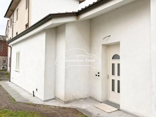Trilocale in Vendita a Lucca, zona San Marco, 283'000&euro;, 85 m²
