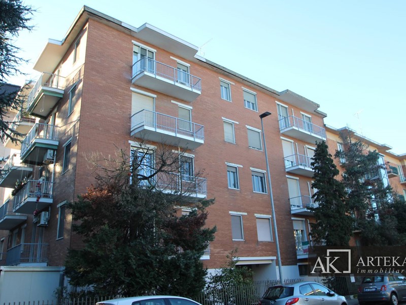 Trilocale in Affitto a Novara, 700&euro;, 86 m²