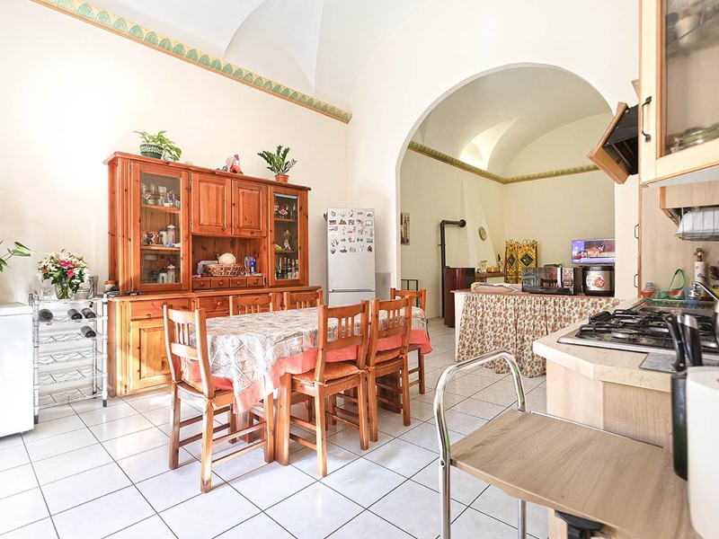 Trilocale in Vendita a Montefiascone, 90'000&euro;, 140 m²