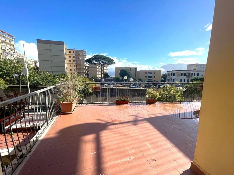 Quadrilocale in Vendita a Torre Annunziata, 300'000&euro;, 100 m²
