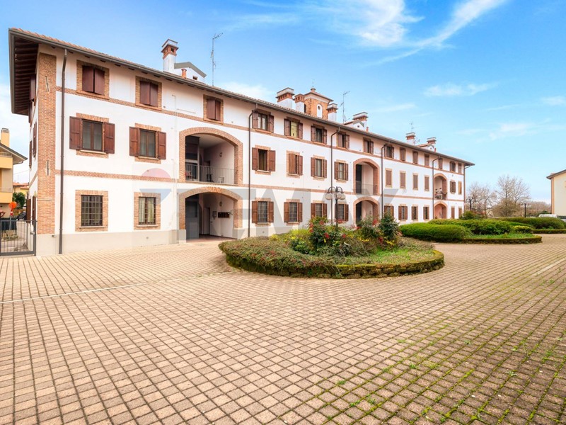 Trilocale in Affitto a Ornago, 750&euro;, 70 m²