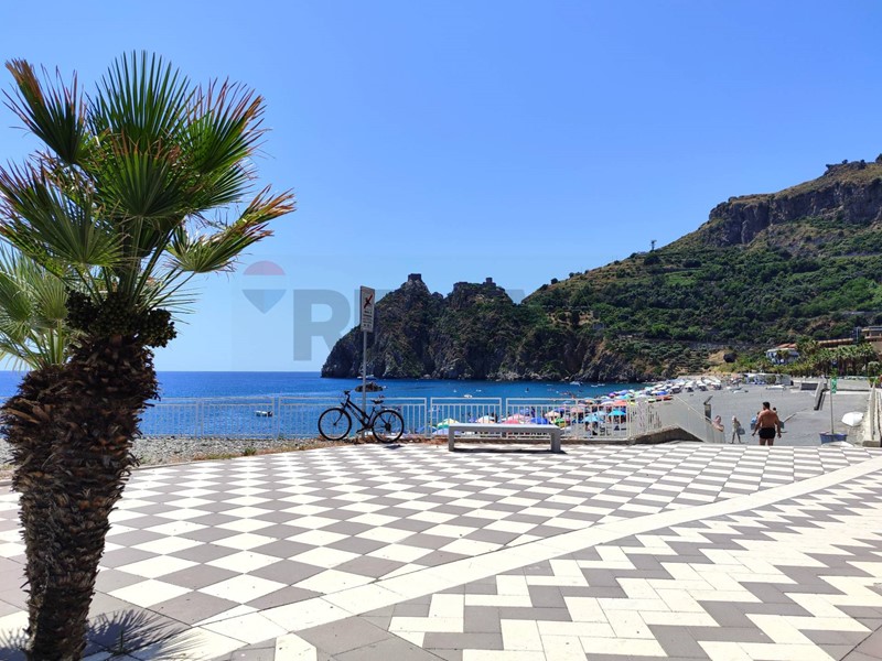 Quadrilocale in Vendita a Sant'Alessio Siculo, 125'000&euro;, 85 m²