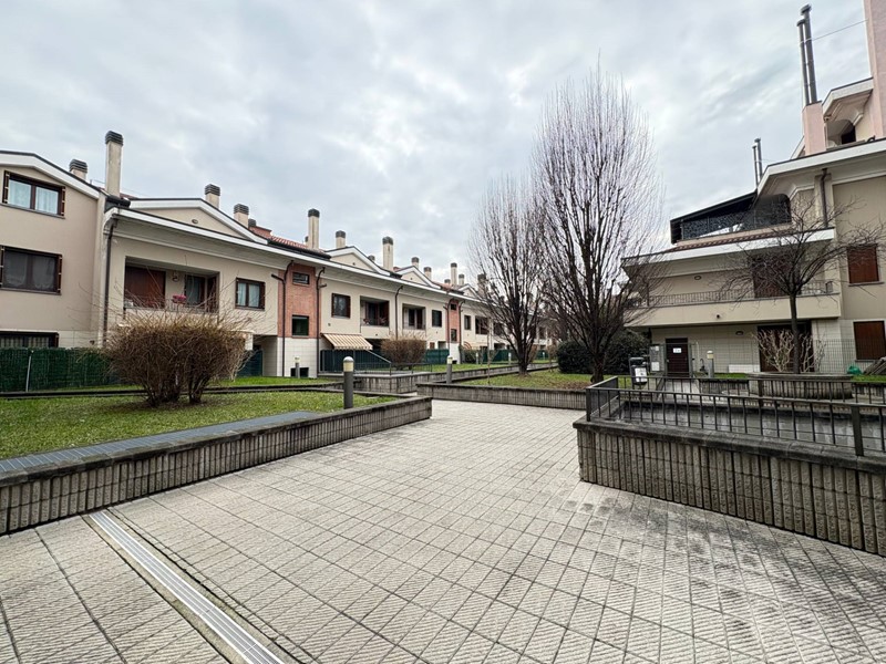 Trilocale in Vendita a Bussero, 270'000&euro;, 94 m²